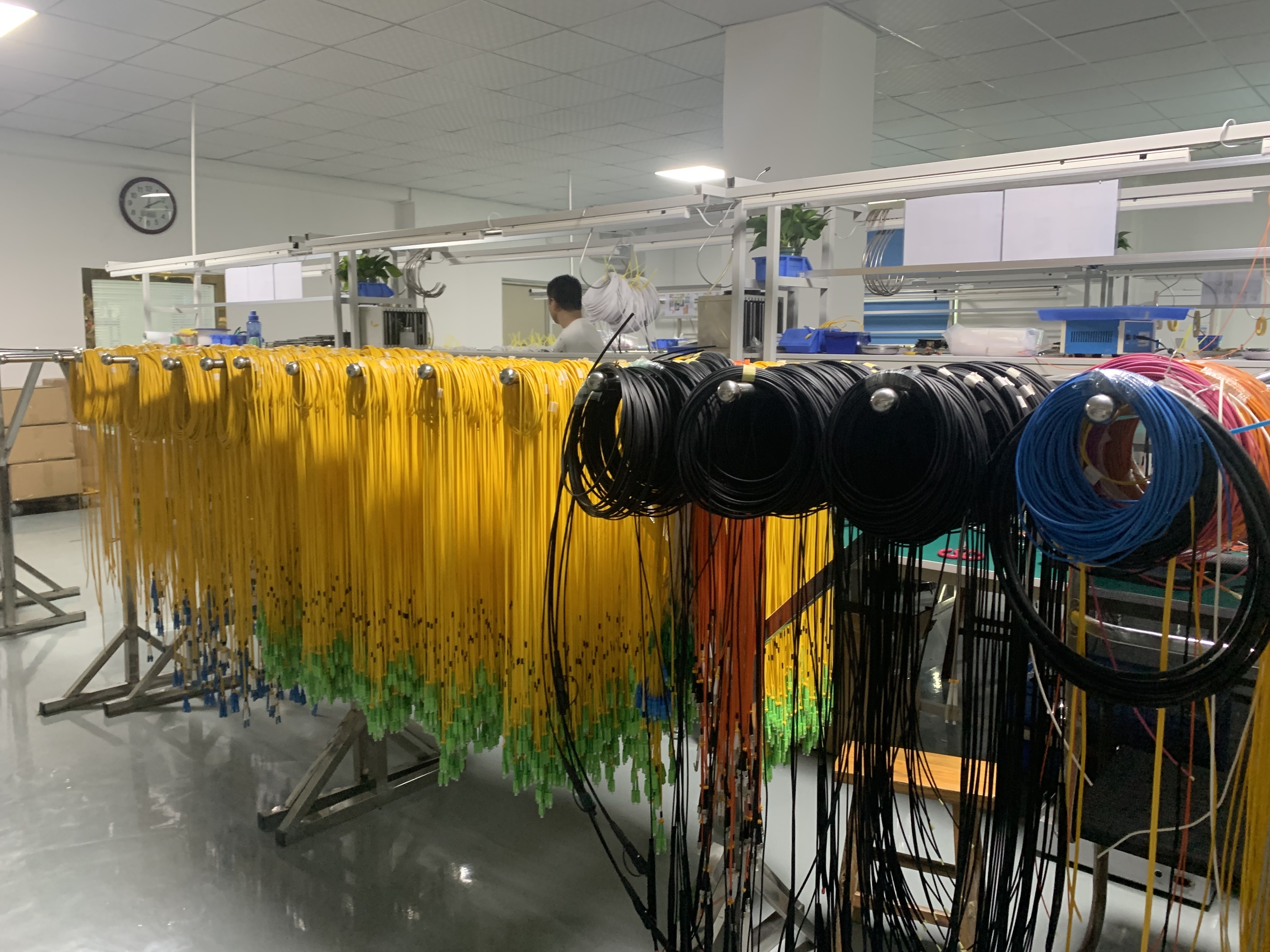 Derniers blogs de l'entreprise sur Quelles sont les normes de test pour les cordons de raccordement fibre optique ?