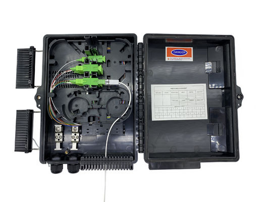 acheter Boîte de répartition de séparateur de fibres optiques IP65 montée sur un poteau FTTH Ports à chute plate fabrication en ligne