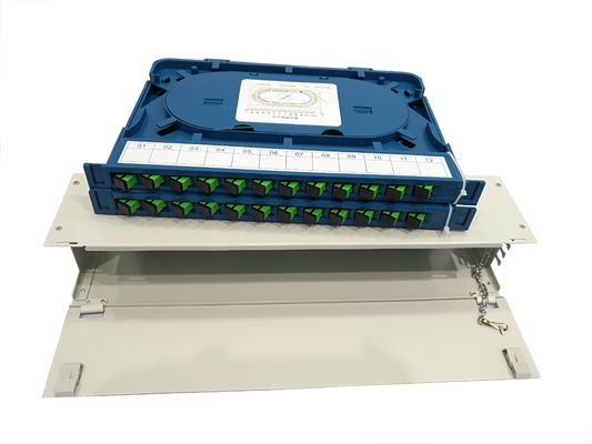 AL Matériau Panneau de patch en fibre optique 12 Ports 24 ports Plateau de jonction intégré SC/LC/FC/ST Connecteurs