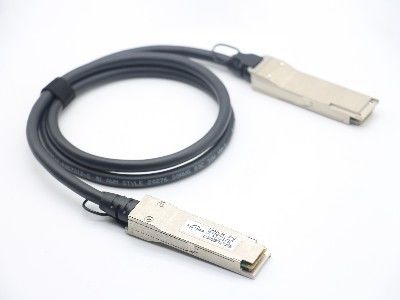 Taux de transfert de données sans couture de 40 Gbps 100G QSFP28 à QSFP28 1M câble DAC pour la transmission de données