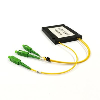 Splitter à fibre optique FTTH en mode unique 1X2 1X4 1X8 avec boîte ABS de 2,0 mm pour l'équipement de fibres optiques FTTA utilisé en FTTH